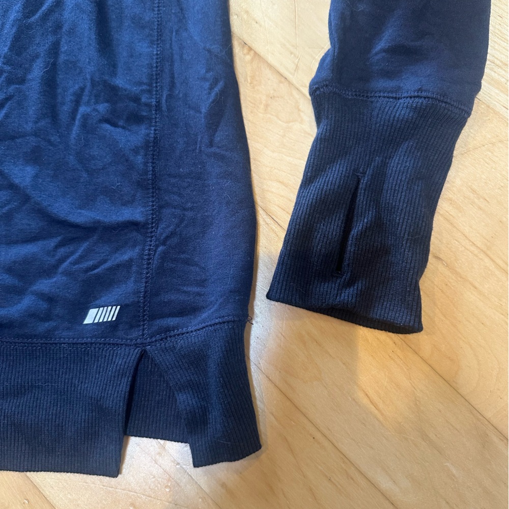 Women's Navy Sweater NWT - Picture 6 of 8